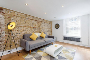 Beautiful 2 bedroom apartment 1 min from station